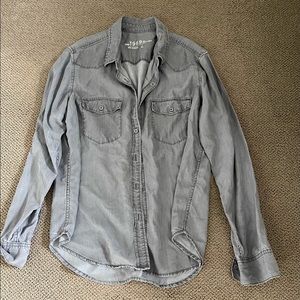 Gap shirt